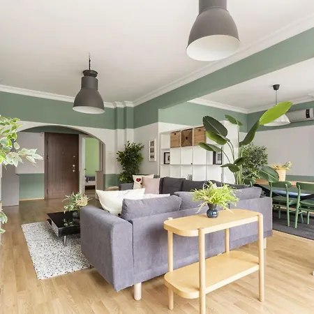 Sleek Flat W Balcony 8 Min To Coast On Bagdat Ave * Istanbul